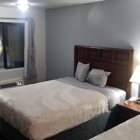 Hotel 2 Queens Beds Hotel Room 127 Stillwater Exterior foto
